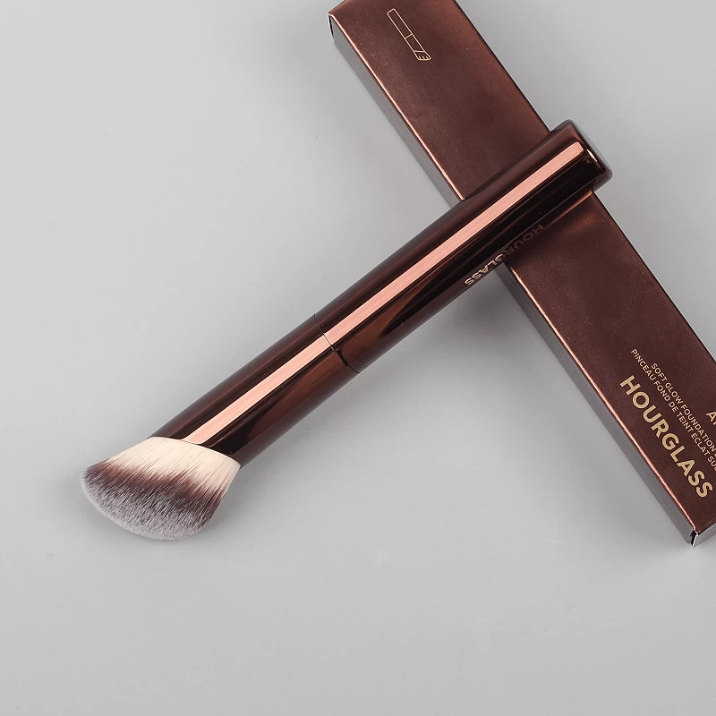 HOURGLASS Ambient Soft Brush Foundation Brush – Super Soft Powder Blush Brush
