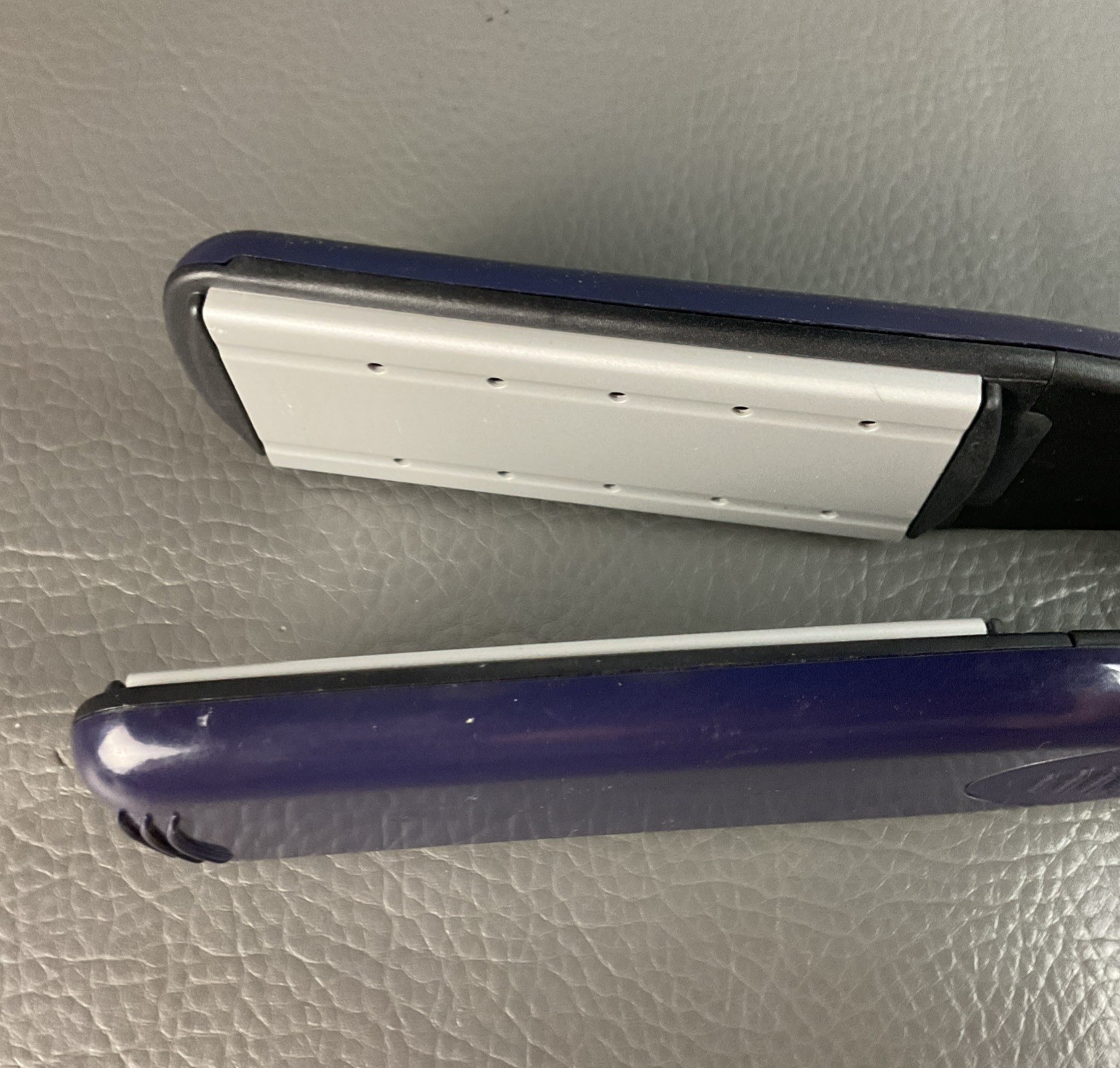 Remington Wet 2 Straight Flat Iron Wide Plate 2″ Purple S8001 Hair Straightener