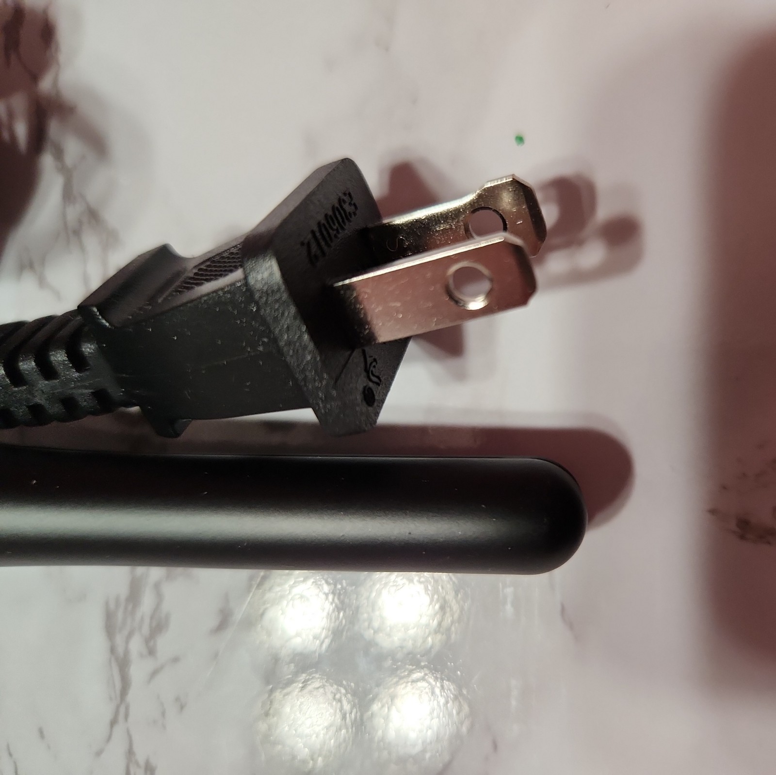 ORYNNE 3/10» Small Pencil Flat Iron for Short Hair, Pixie Cut, Edges.