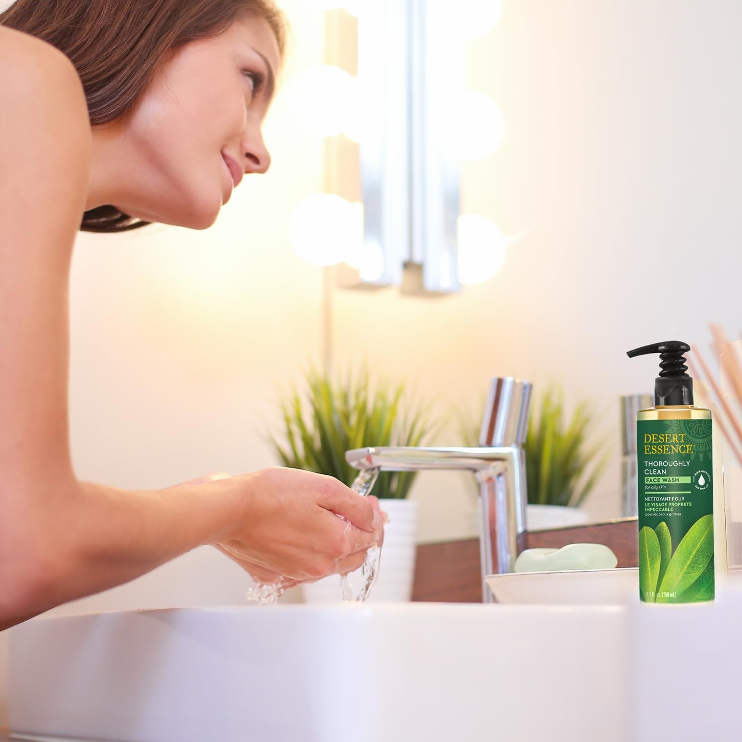 Desert Essence Tea Tree Face Wash 32 fl oz – 32 Fl Oz (Pack of 1), Clear